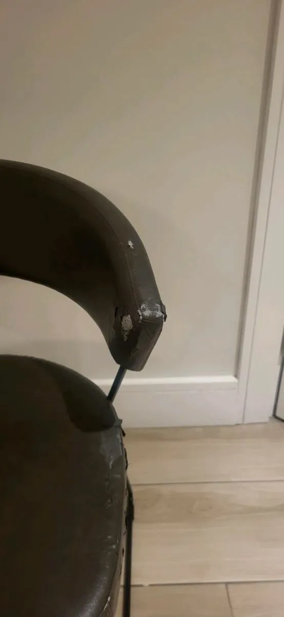 Kitchen table chairs - Image 4