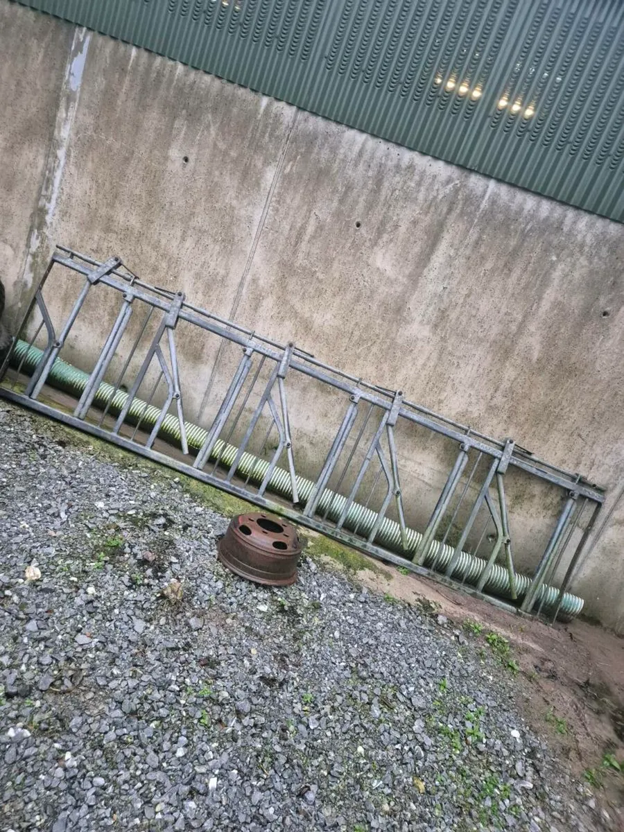 Feed locking barrier - Image 3