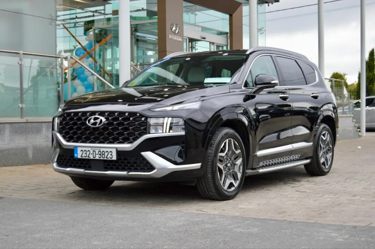 Hyundai Santa Fe 1.6 PHEV 4WD Executive Plus Auto, - Image 1