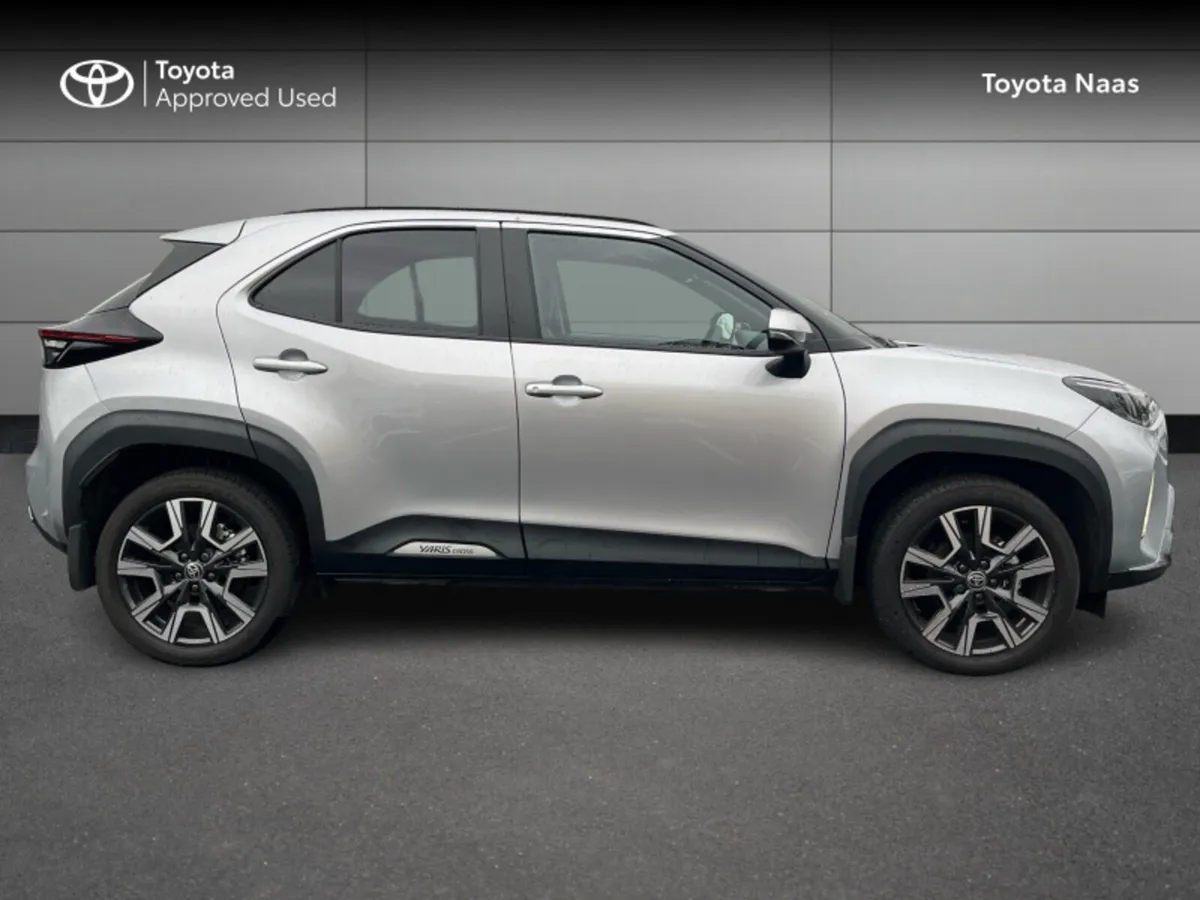 Toyota Yaris Cross YARIS CROSS SOL *SAVE €3,000!* - Image 3
