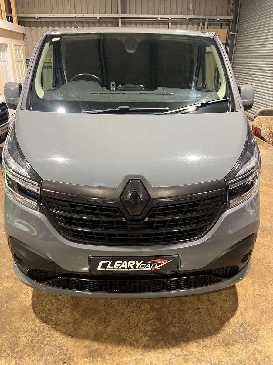 FSH,49K,12 Months PSV,6 seat Crew  cab - Image 2