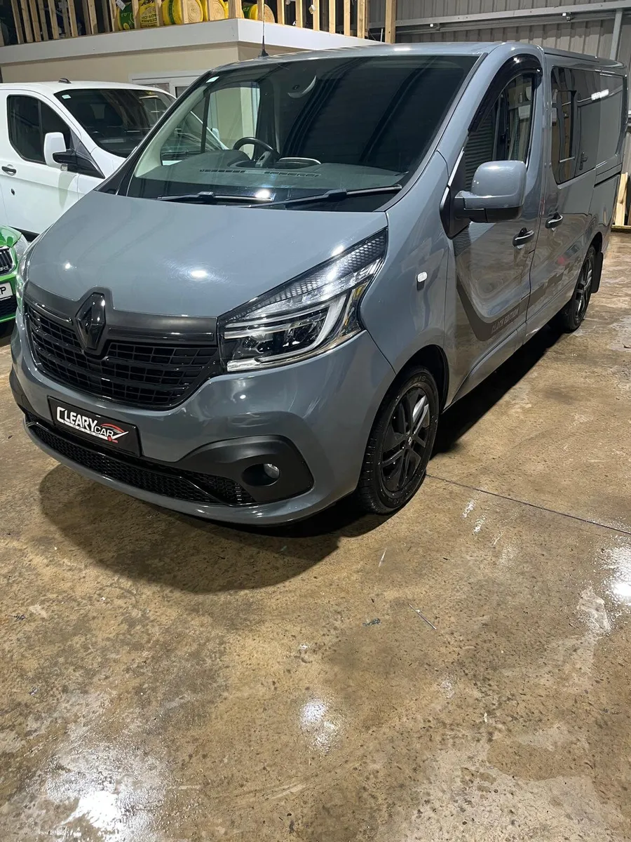 FSH,49K,12 Months PSV,6 seat Crew  cab - Image 3