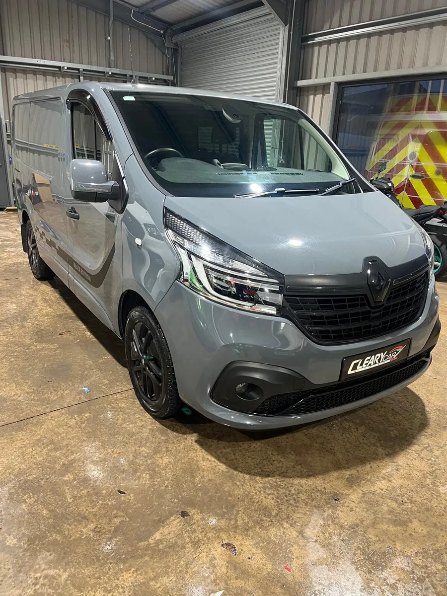 FSH,49K,12 Months PSV,6 seat Crew  cab - Image 1