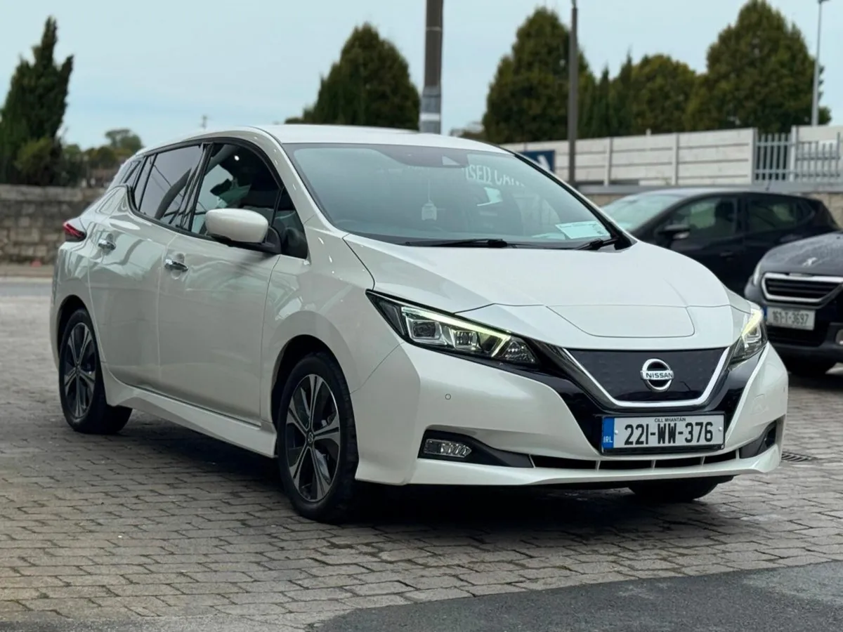 Nissan Leaf Leaf SVE 40 kWh, Leather  Hi Spec - Image 3