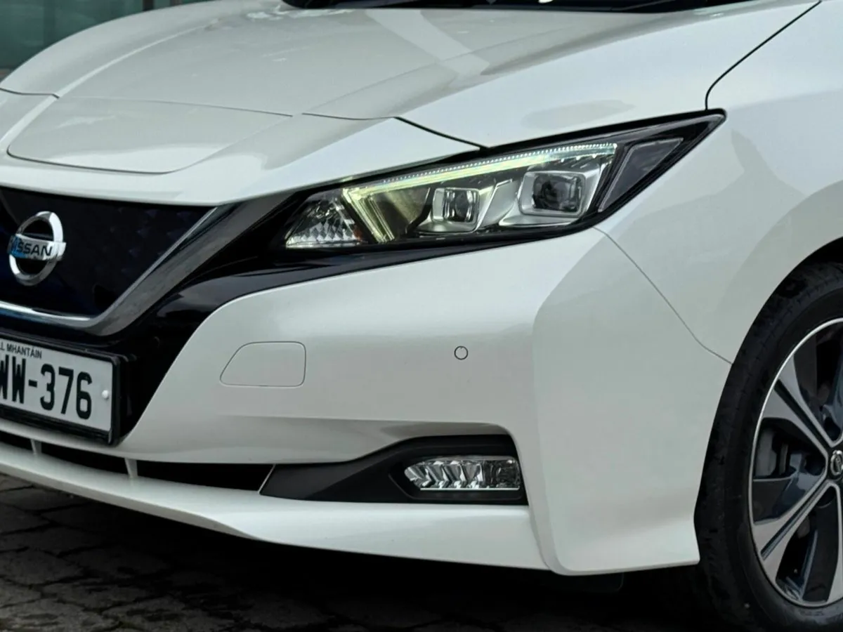Nissan Leaf Leaf SVE 40 kWh, Leather  Hi Spec - Image 4