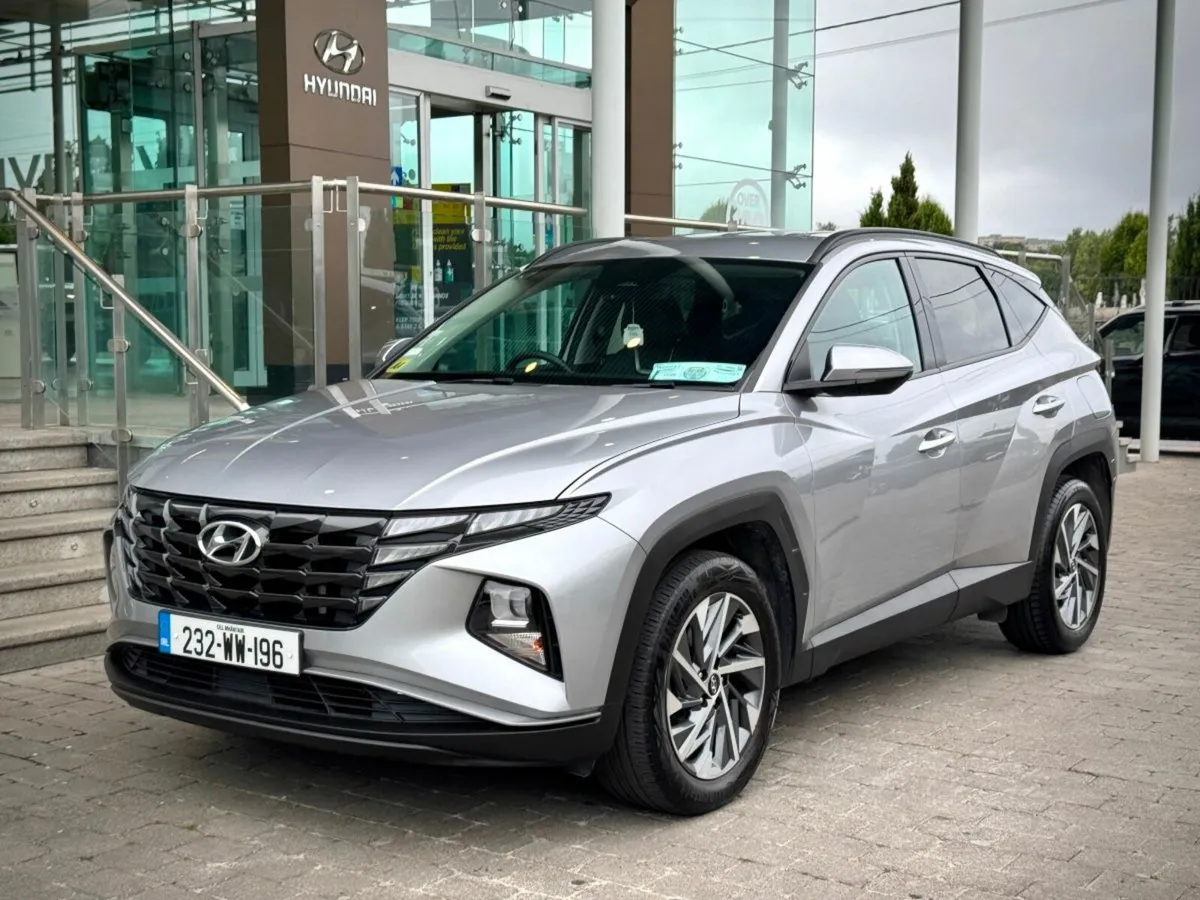 Hyundai Tucson 2WD Executive, Black Leather - Image 1