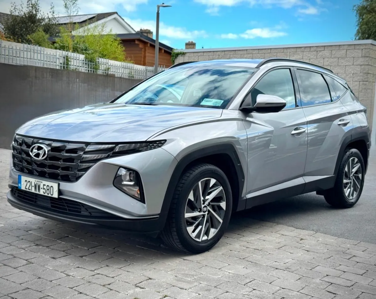 Hyundai Tucson 2WD Executive, Black Leather - Image 3
