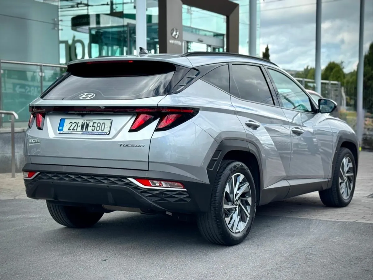 Hyundai Tucson 2WD Executive, Black Leather - Image 4