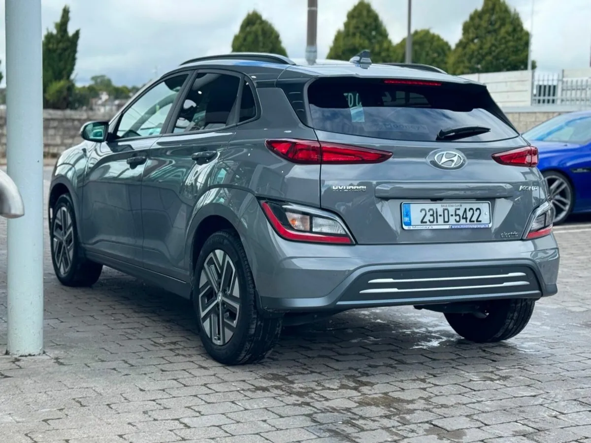 Hyundai KONA Kona EV Executive 39 kWh - Image 3