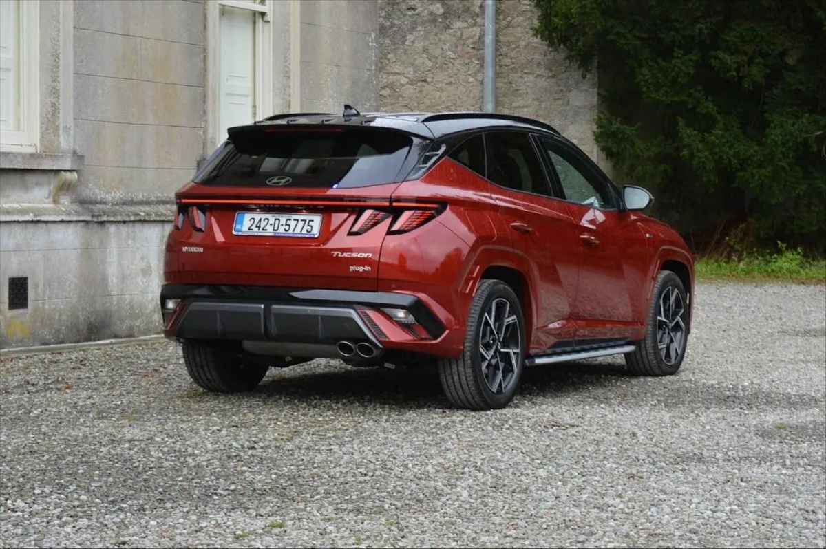 Hyundai Tucson Executive Phev N-Line 4WD side step - Image 3