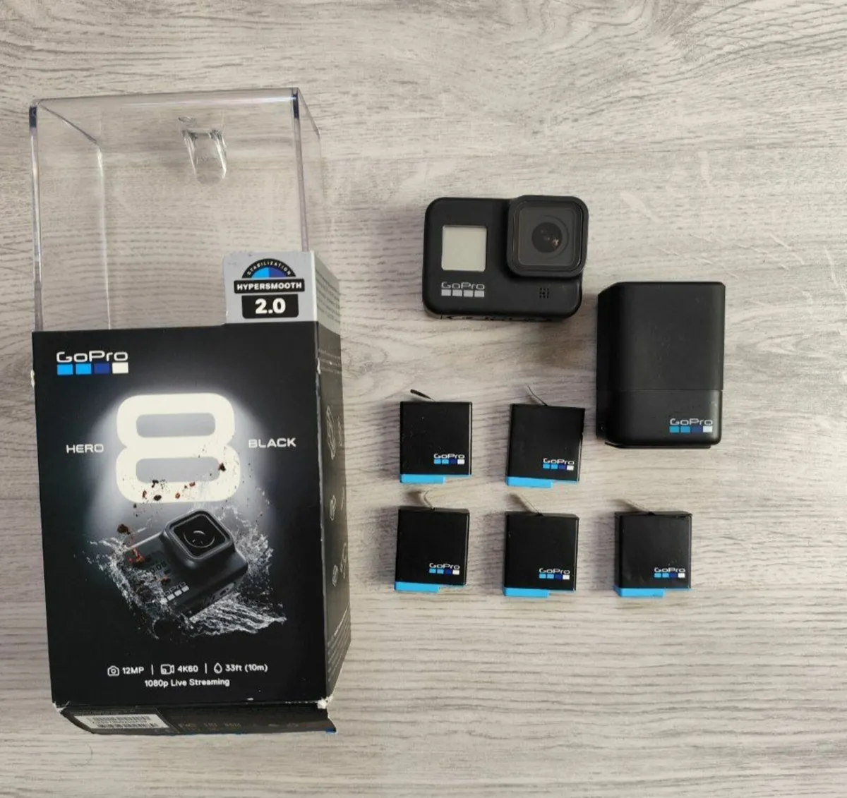 GoPro Hero 8 + 5x Batteries - Image 2