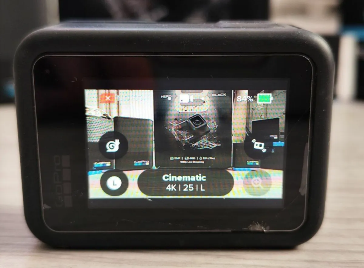 GoPro Hero 8 + 5x Batteries - Image 3