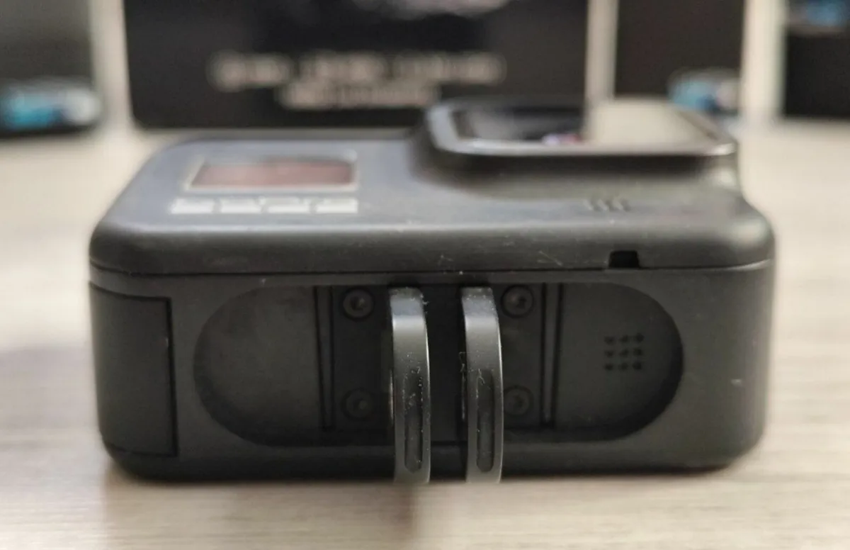 GoPro Hero 8 + 5x Batteries - Image 4