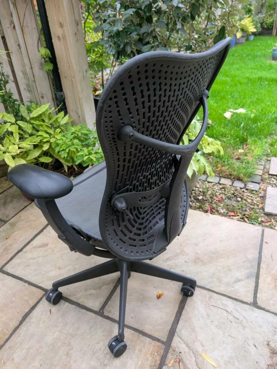 Ergonomic office chair - Image 3