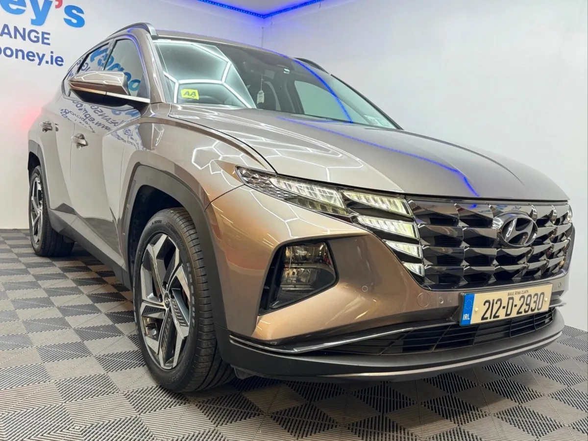Hyundai Tucson 2WD Executive Plus HEV Auto, Low Mi - Image 3