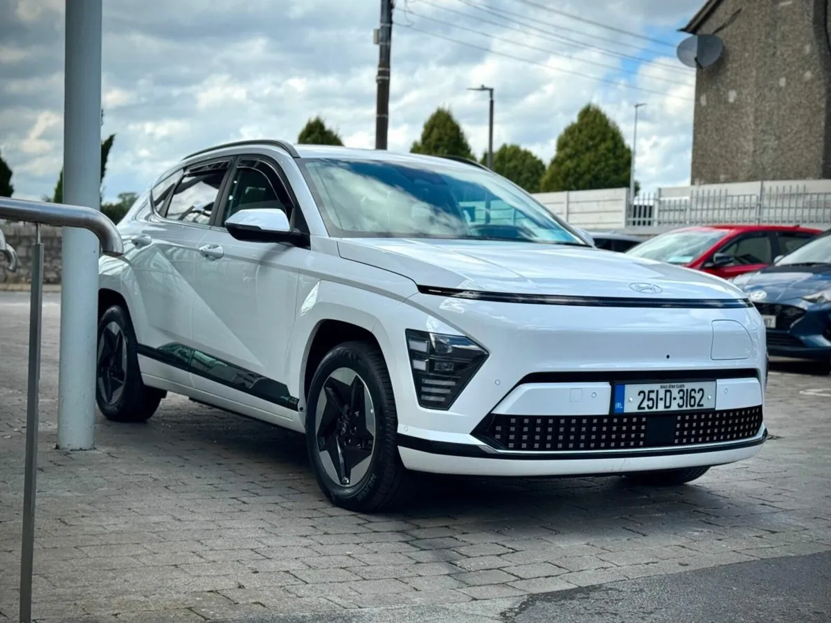 Hyundai KONA Kona EV Platinum  65kWh, DEMO SALE - Image 1