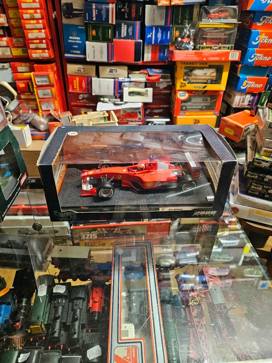 Corgi Hotwheels Formula 1 Michael Schumacher - Image 1