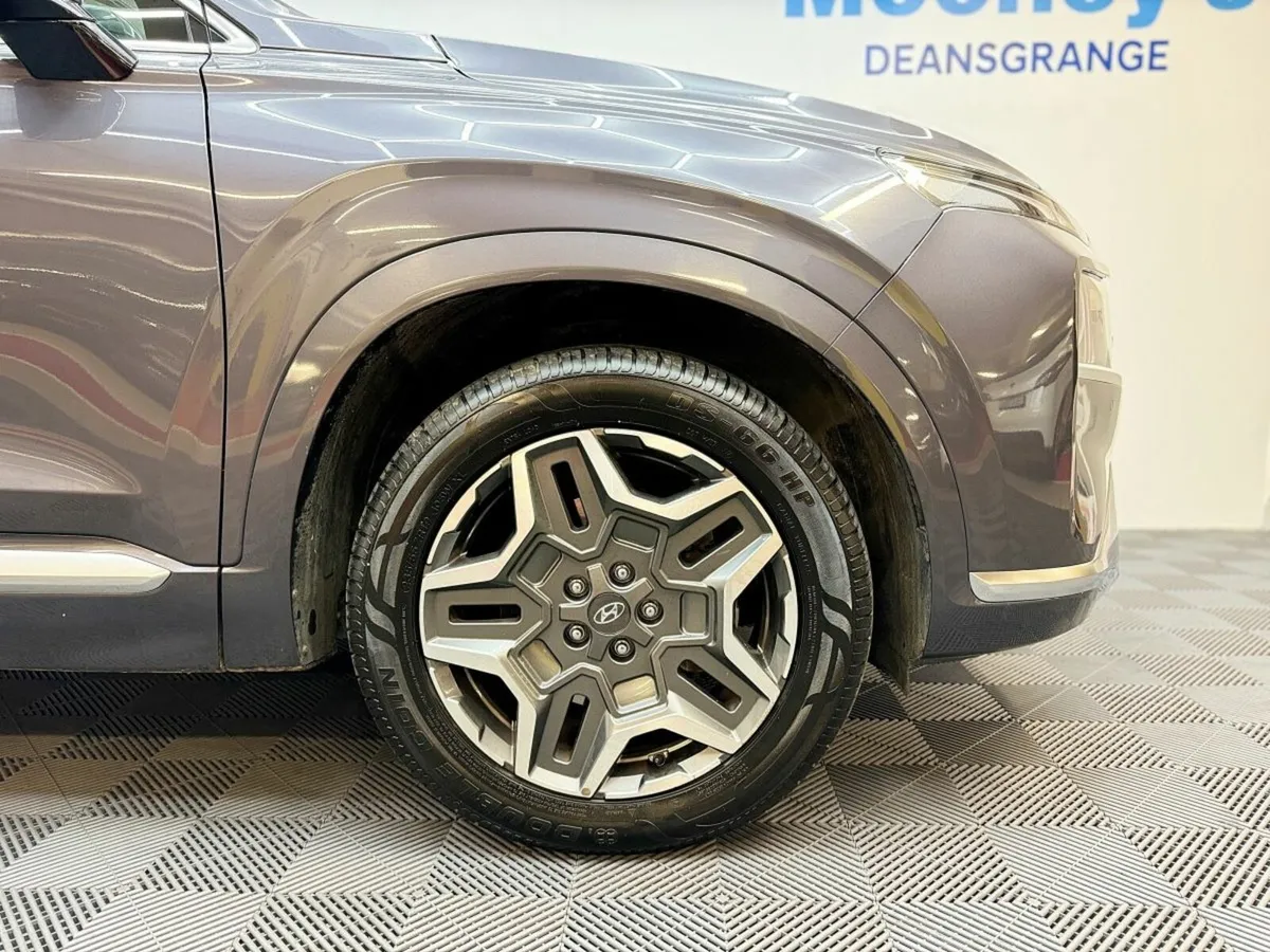 Hyundai Santa Fe 1.6 Plug in Hybrid 4WD Executive - Image 4