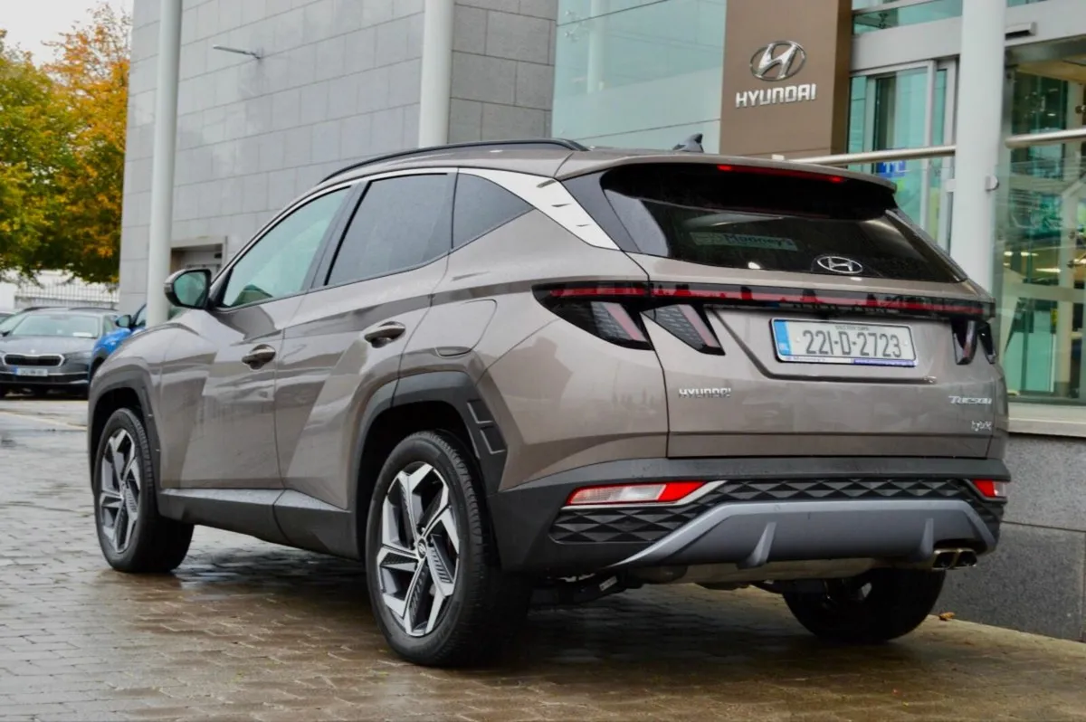Hyundai Tucson 2WD Executive Plus HEV Auto - Image 3