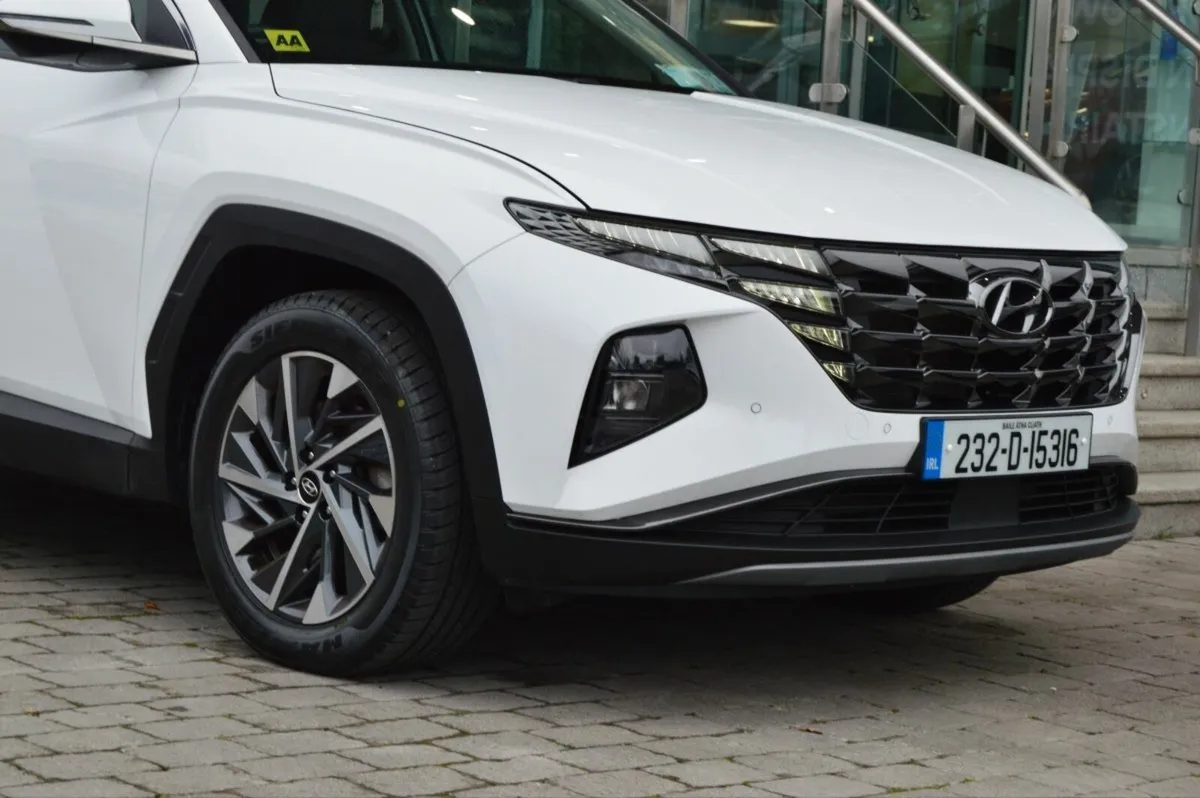 Hyundai Tucson 2WD Executive Plus, High Spec, Leat - Image 4