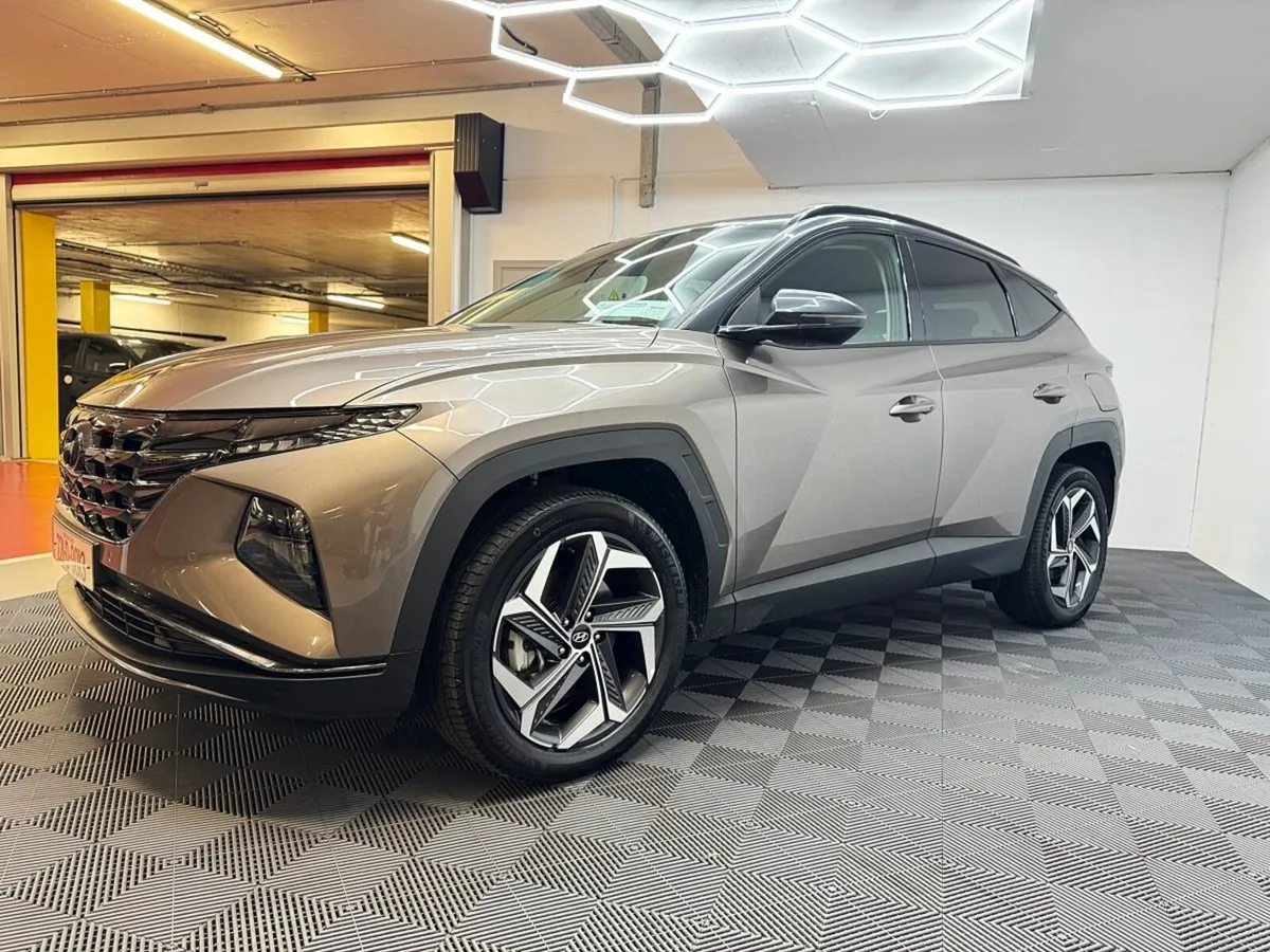 Hyundai Tucson 2WD Executive Plus HEV Auto, Low Mi - Image 3