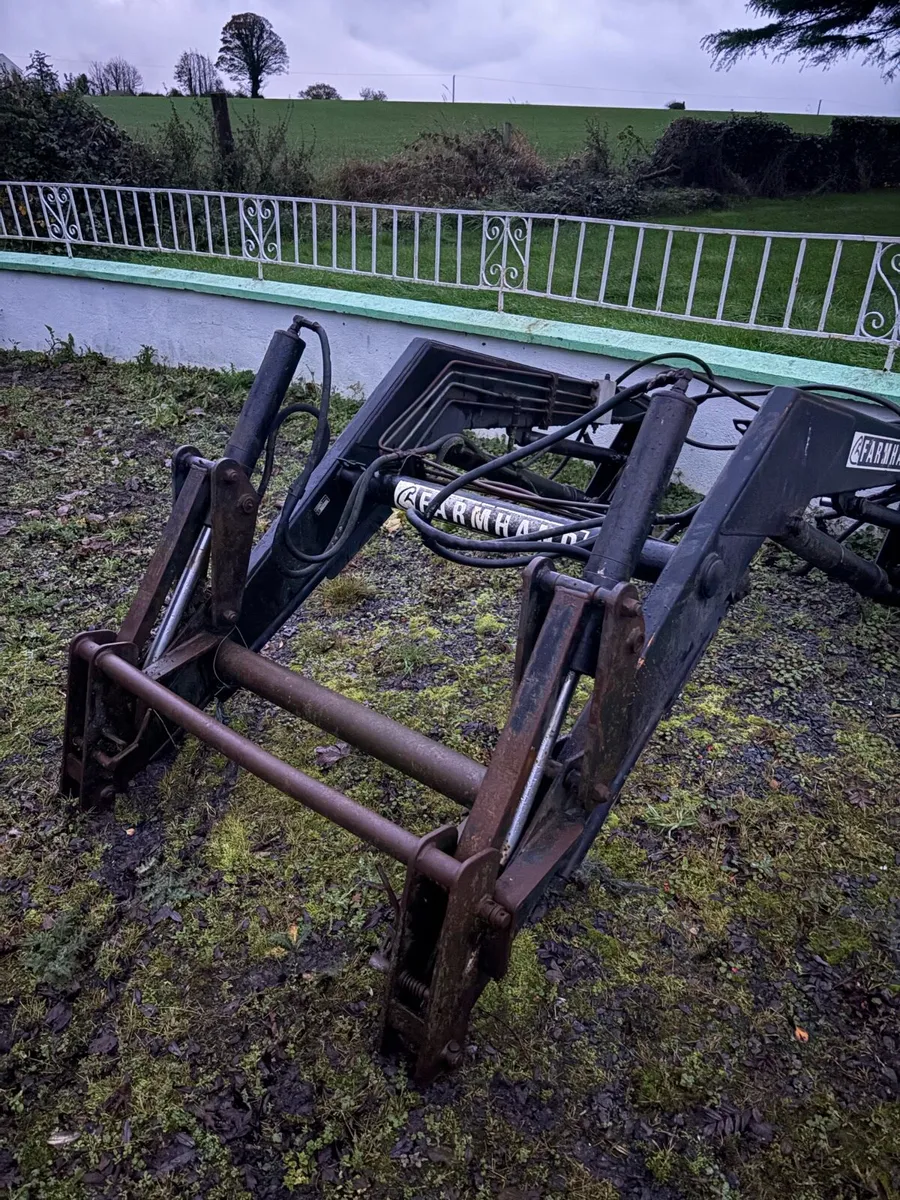 Farmhand Tractor loader - Image 3