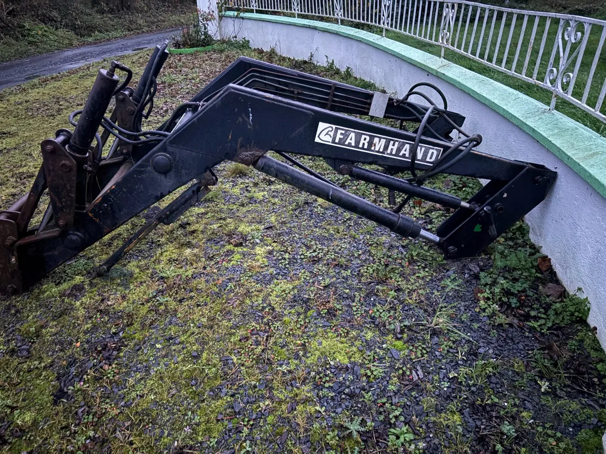 Farmhand Tractor loader - Image 4