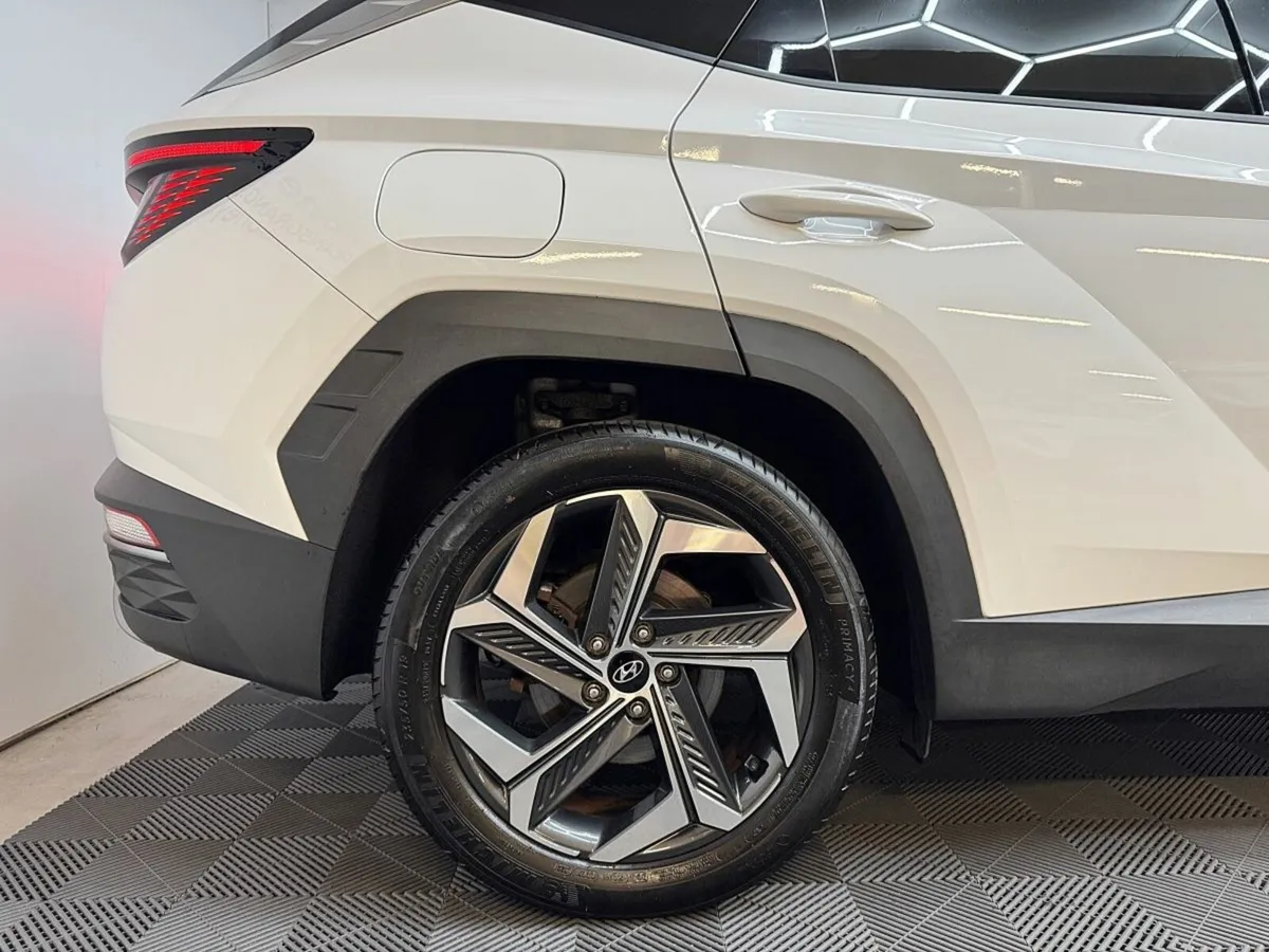Hyundai Tucson 4WD Executive Plus PHEV Auto 2 Tone - Image 4
