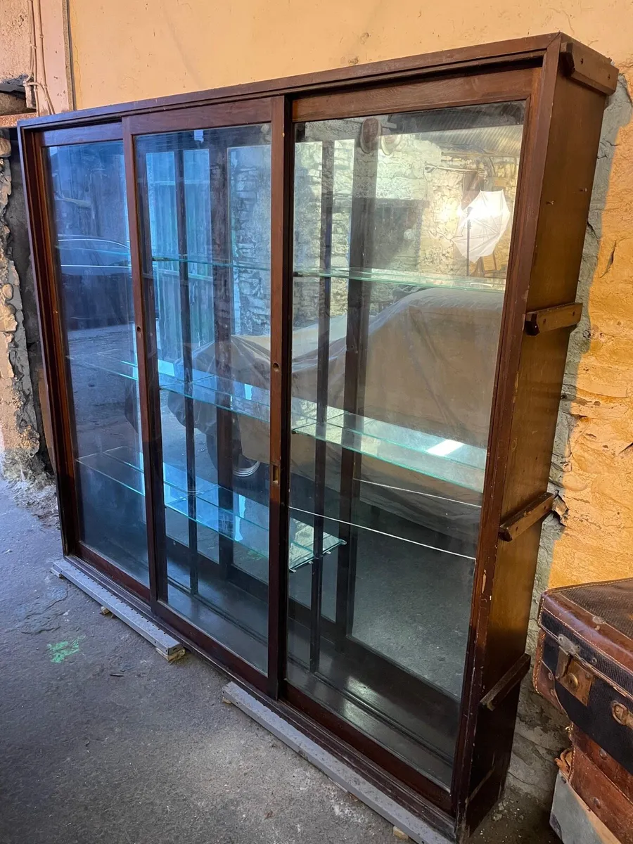 Wooden display cabinet - Image 2