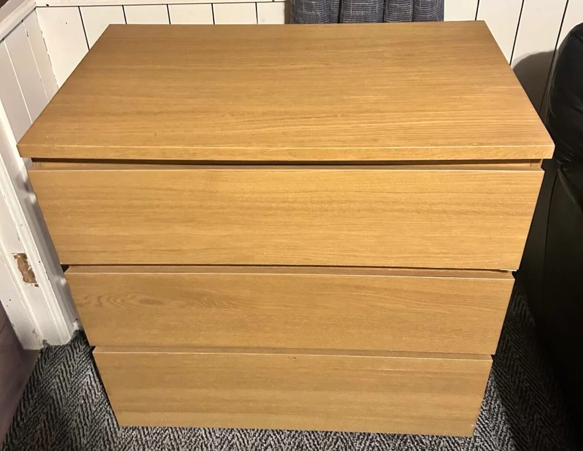 Chest of drawers - Image 1