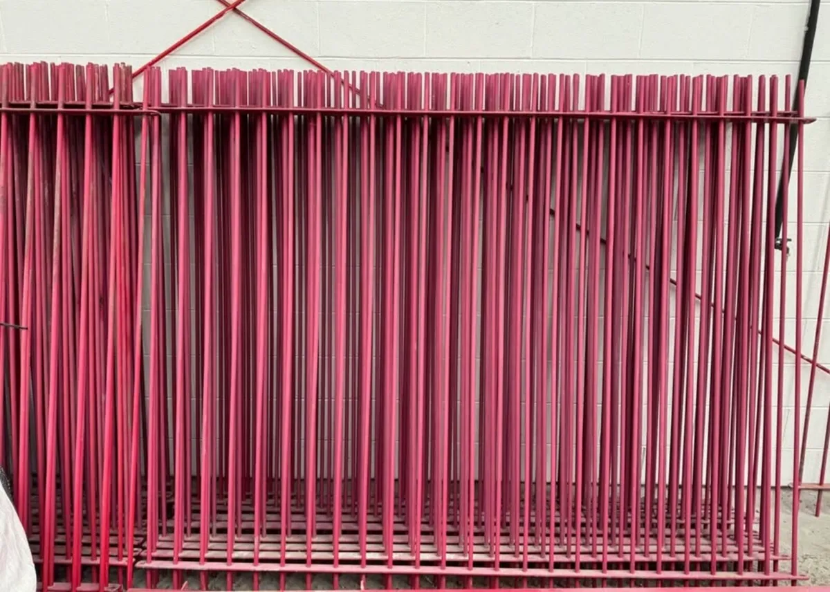 HEAVY SOLID BAR GALVANISED FENCING - Image 2