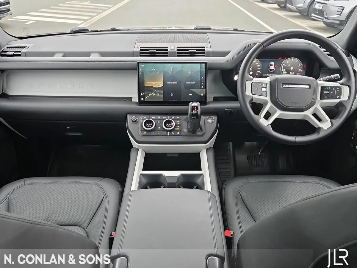 Land Rover Defender 110 PHEV X-DYNAMIC HSE *MAIN L - Image 4