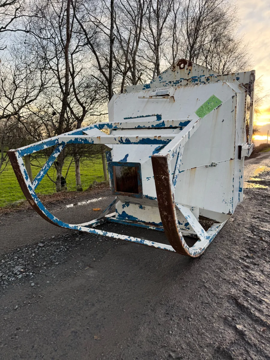 Concrete Skip Hopper - Image 3