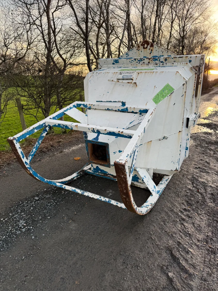 Concrete Skip Hopper - Image 1
