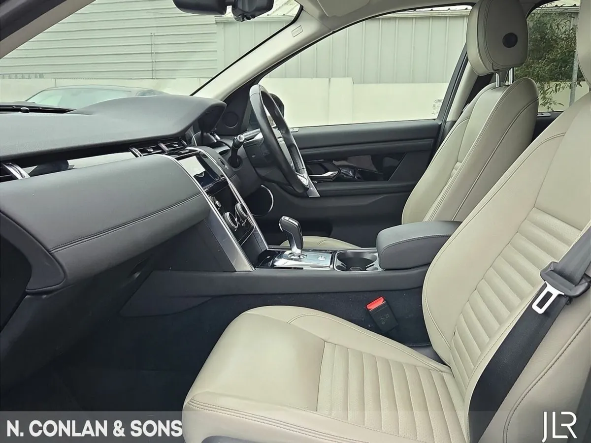 Land Rover Discovery Sport 2.0D S AWD AUTO *MAIN L - Image 3