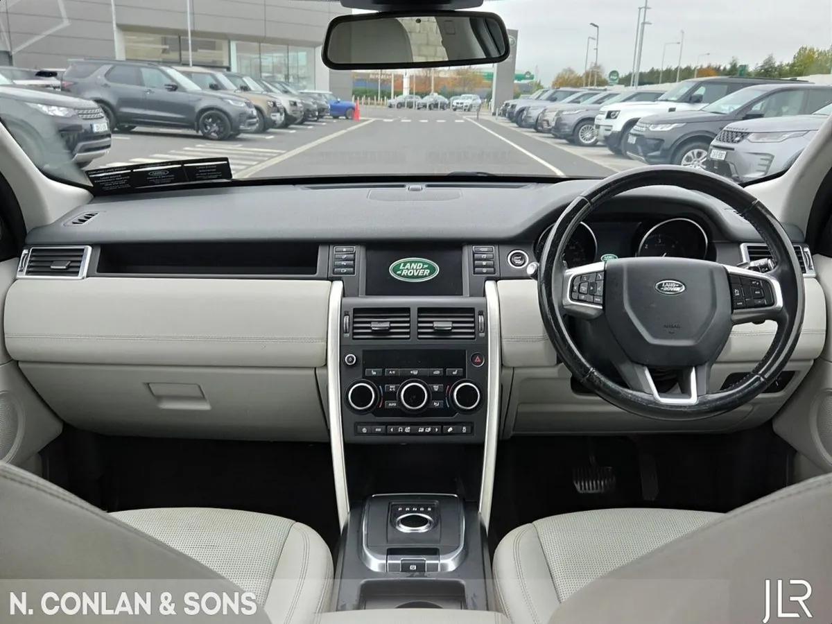 Land Rover Discovery Sport 2.0D SE 7 SEATER AUTO * - Image 4