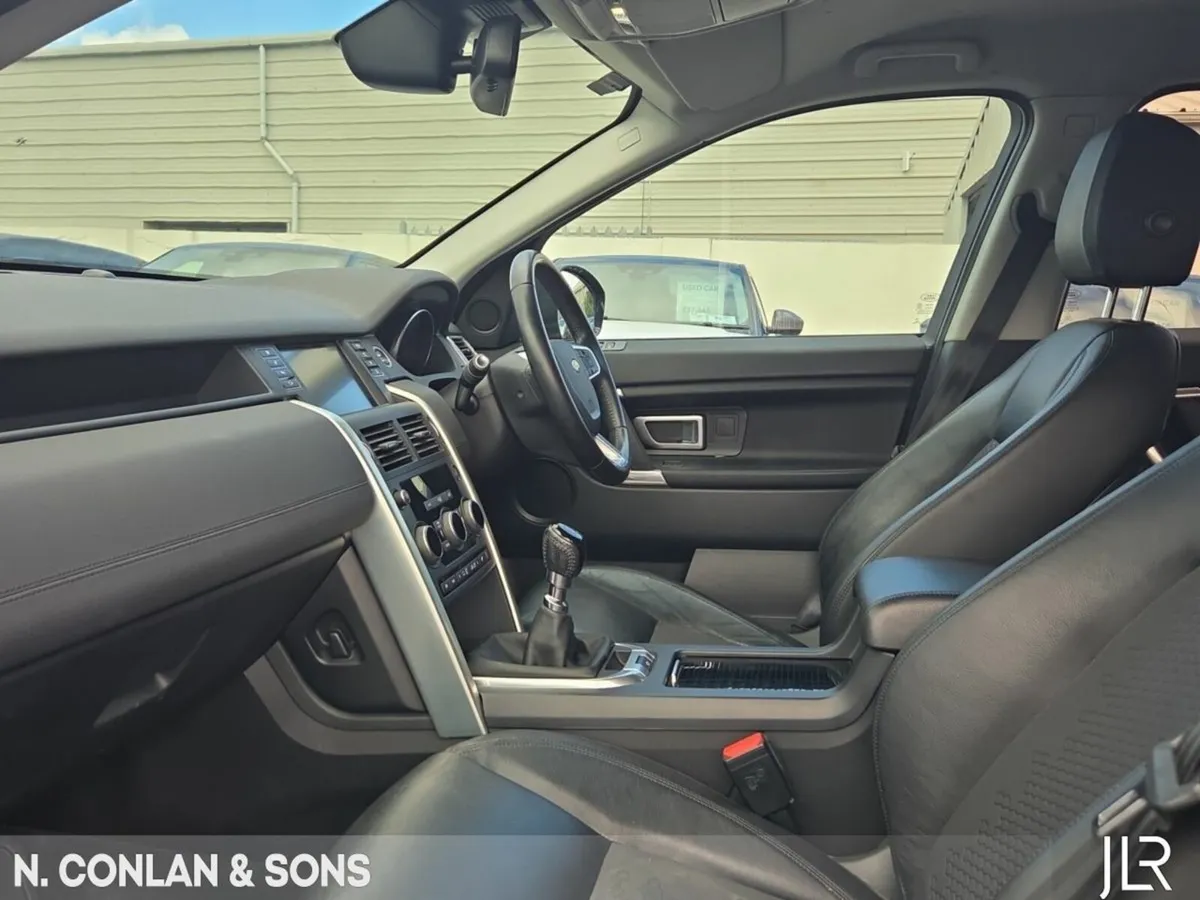 Land Rover Discovery Sport 2.0D SE 7 SEATER *LOW M - Image 3