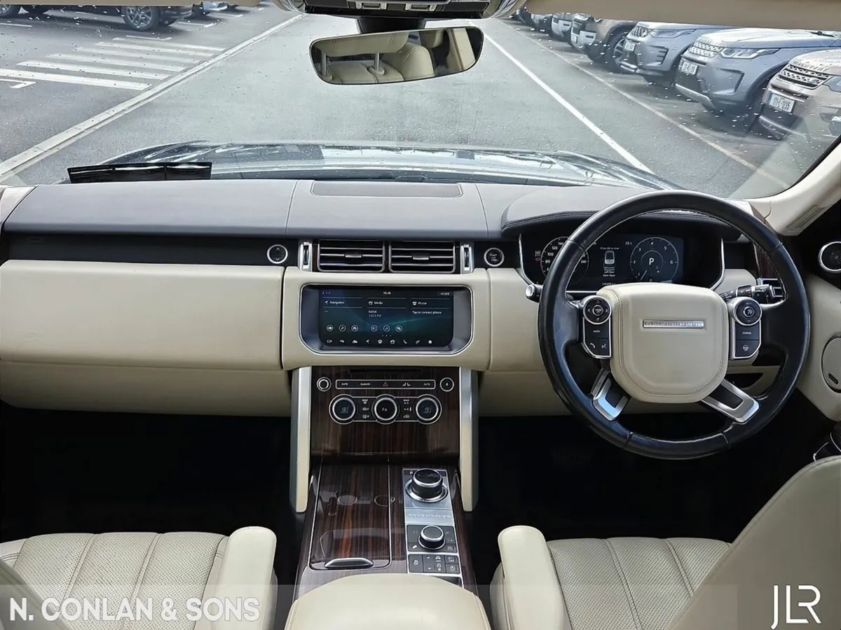 Land Rover Range Rover 3.0D VOGUE *MAIN LAND ROVER - Image 4