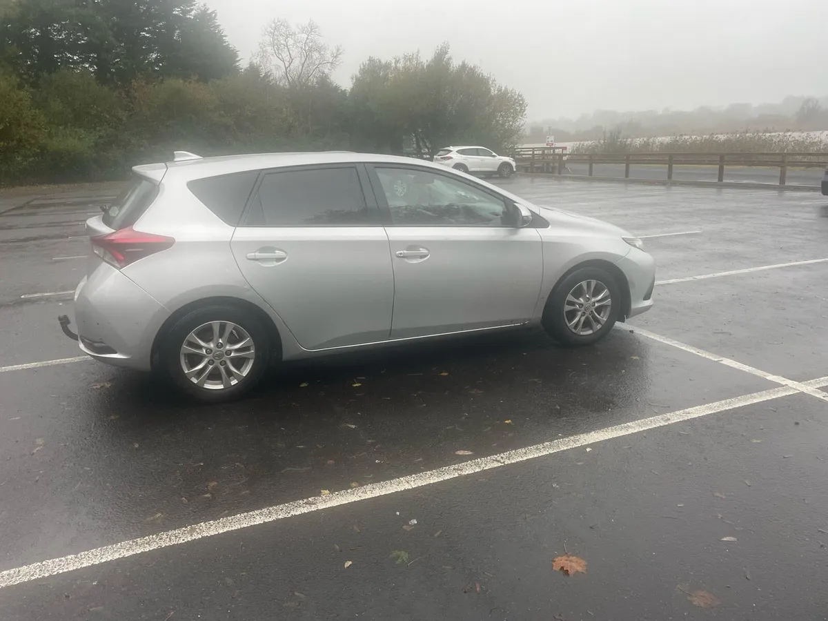 Toyota auris - Image 2