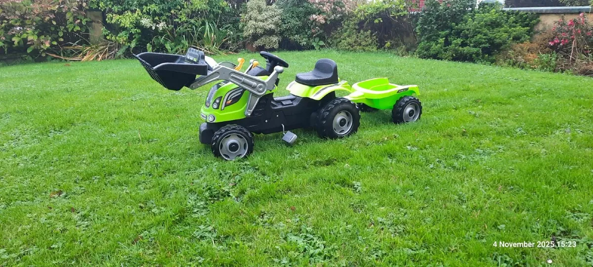 Farmer Max tractor trailer and loader - Image 1