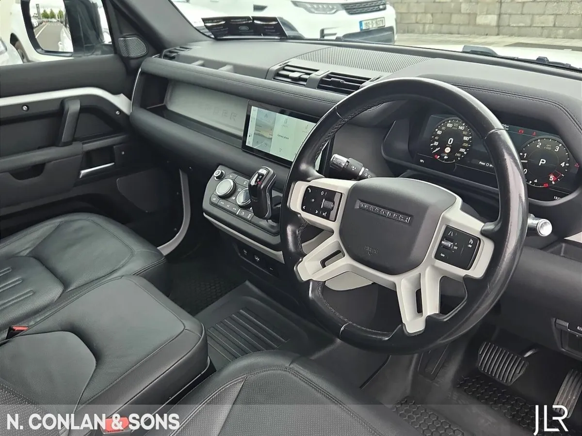 Land Rover Defender 110 3.0D 250BHP S HARD TOP 3 S - Image 4