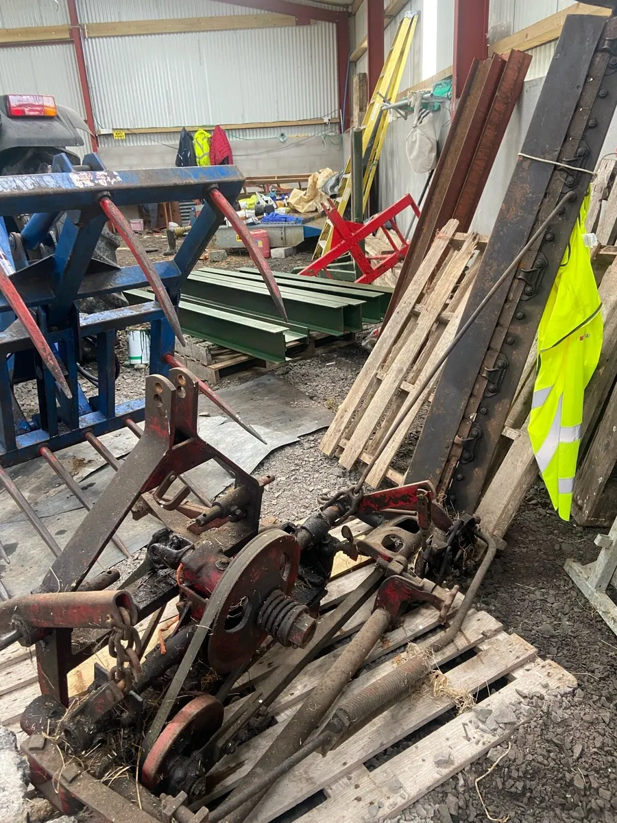 Vintage machinery - Image 1