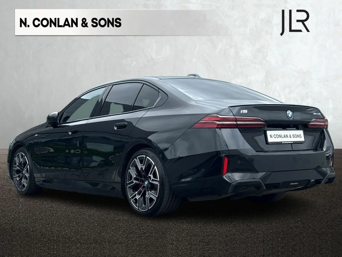 BMW i5 EDRIVE40 M SPORT PRO - Image 2