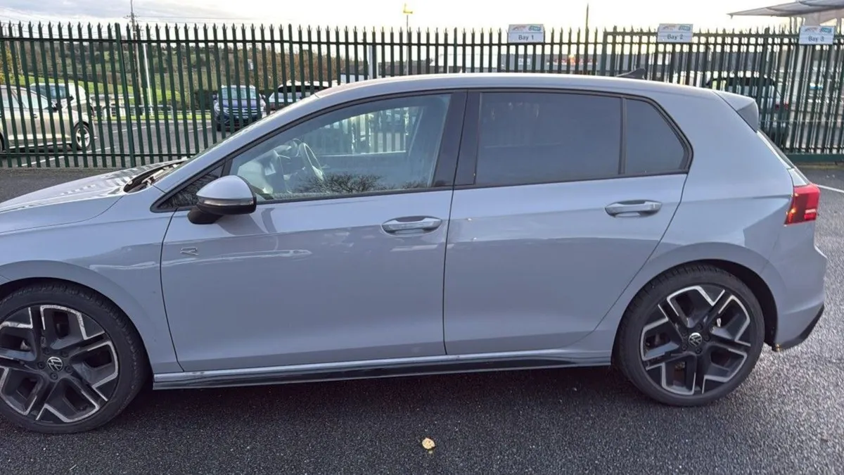 Volkswagen Golf Golf R-line 2.0 TDI 150HP Moonsto - Image 3