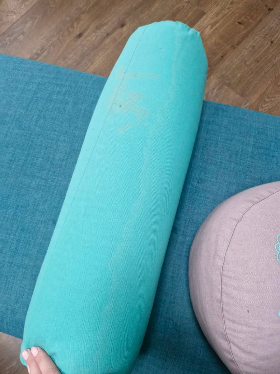 Meditation/ Yoga bolster - Image 1