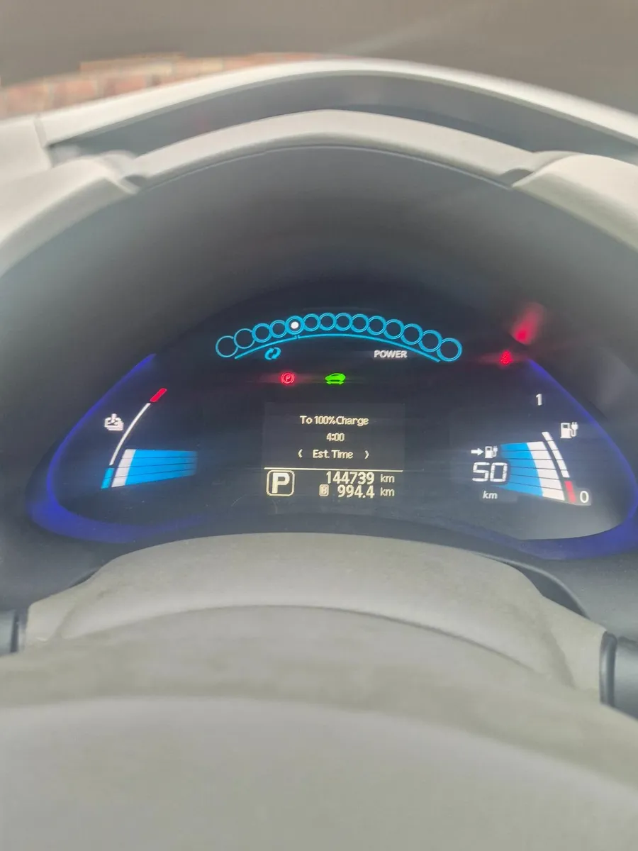 Nissan Leaf 2011 - Image 2