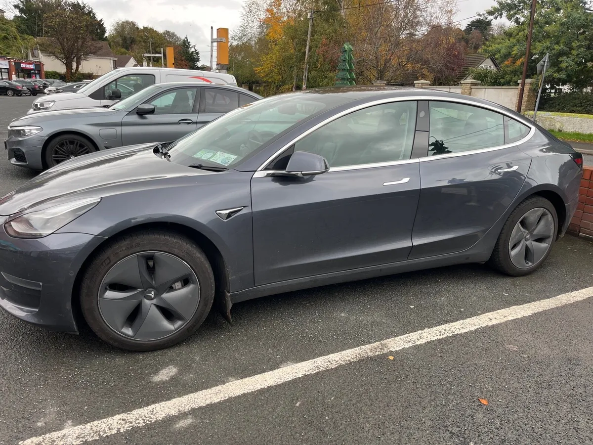 Tesla Model 3 - Image 3