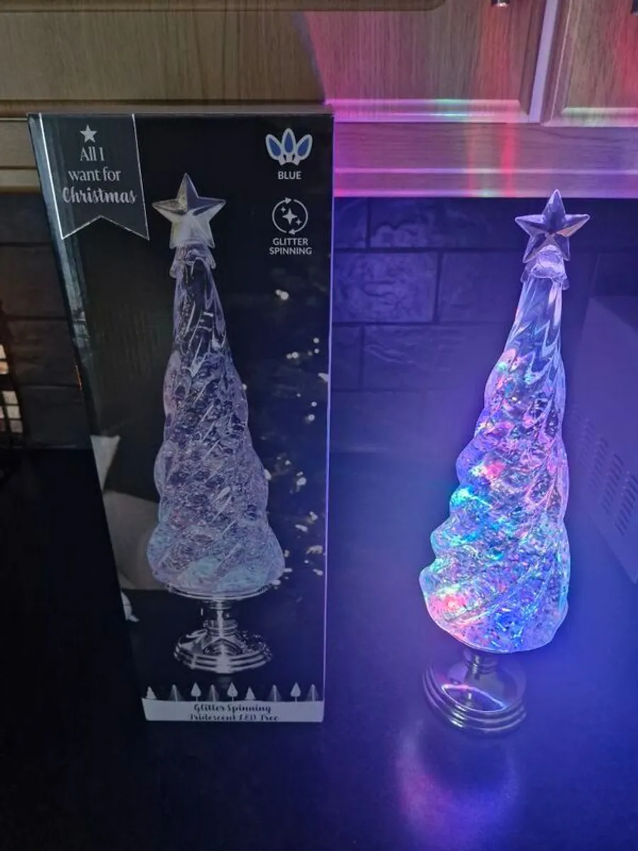 Large Christmas Glitter tree - Image 3