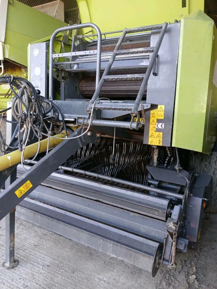 Claas 354 Baler - Image 2