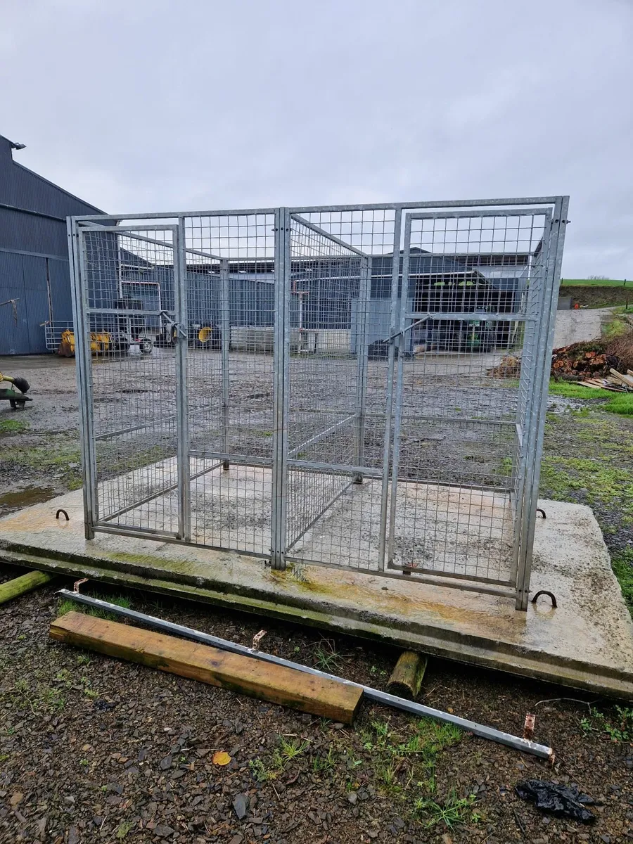 Dog kennel - Image 1